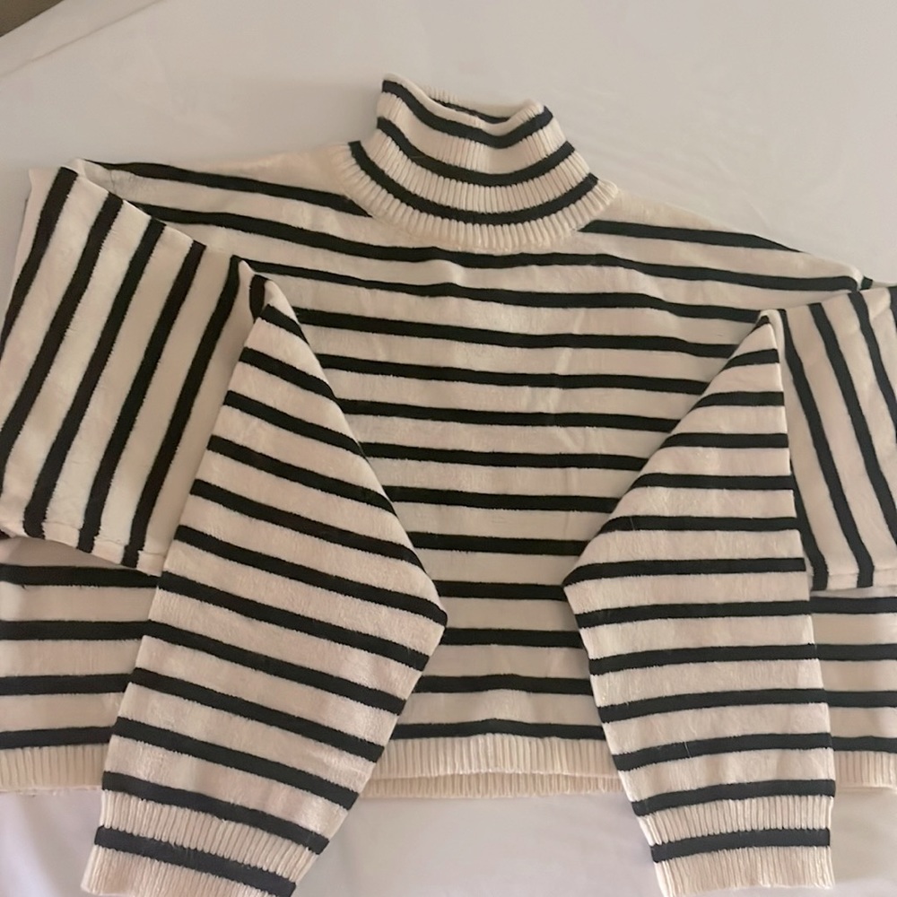 Black/cream striped cropped sweater